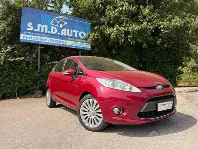 Usata Ford Fiesta Titanium 90 CV (66 kW) 2009 Rosso Berlina