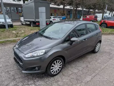Usata Ford Fiesta 60 CV (44 kW) 2016 Nero Utilitaria