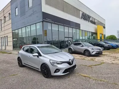 Usata Renault Clio V 101 CV (74 kW) 2021 Grigio Berlina
