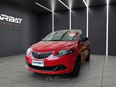 Usata Lancia Ypsilon Silver 69 CV (50 kW) 2022 Argento Utilitaria