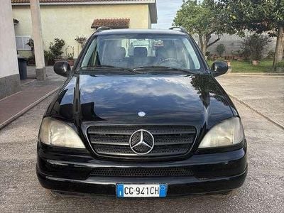 Usata Mercedes ML270 163 CV (119 kW) 2000 Nero SUV