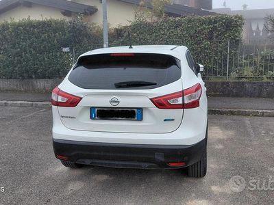 Usata Nissan Qashqai 2015 Bianco SUV