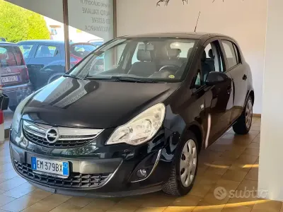 Usata Opel Corsa 86 CV (63 kW) 2012 Nero Utilitaria