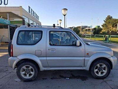 Usata Suzuki Jimny 65 CV (47 kW) 2007 Argento SUV