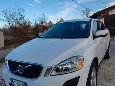 Usata Volvo XC60 Kinetic 163 CV (119 kW) 2010 Bianco SUV