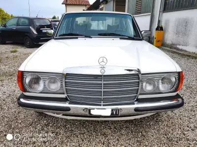 Usata Mercedes 200 1970 Bianco Berlina