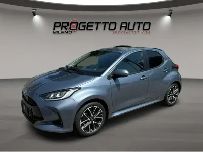 Nuova Toyota Yaris Hybrid 92 CV (67 kW) 2026 Celestite grey SUV