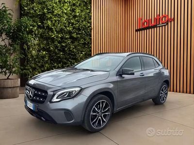 Usata Mercedes GLA200 Premium 136 CV (100 kW) 2018 Grigio SUV