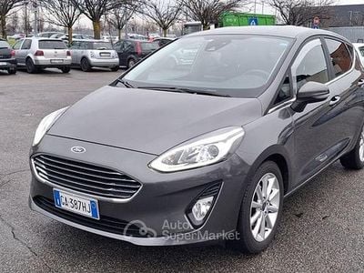 Usata Ford Fiesta 95 CV (69 kW) 2020 Gray Berlina