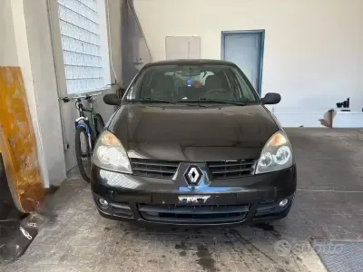 Usata Renault Clio II 58 CV (42 kW) 2006 Nero Utilitaria