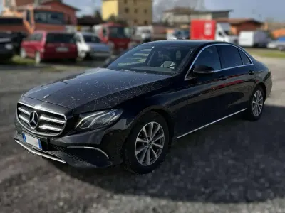 Usata Mercedes E200 Exclusive 160 CV (117 kW) 2019 Nero Berlina