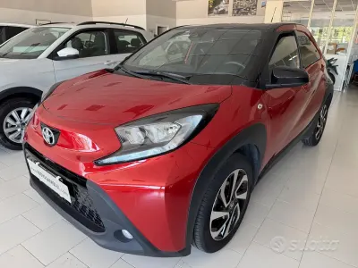 Usata Toyota Aygo X Trend 72 CV (52 kW) 2024 Rosso SUV