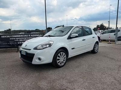 Usata Renault Clio II Dynamique 58 CV (42 kW) 2010 Bianco Berlina