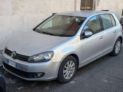 Usata VW Golf VI Trendline 102 CV (75 kW) 2010 Argento Utilitaria