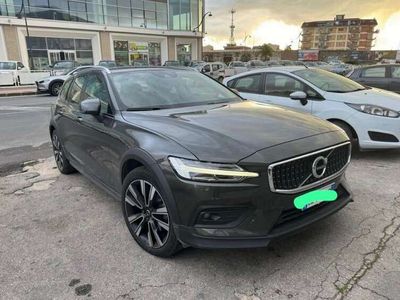 usata Volvo V60 CC Cross Country 2.0 d4 Pro awd geartronic