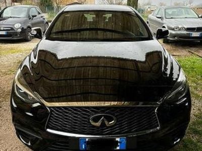 Infiniti Q30