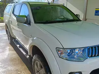 Usata Mitsubishi L200 136 CV (100 kW) 2011 Bianco Pick-up