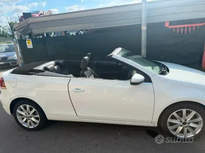 Usata VW Golf VII Highline 105 CV (77 kW) 2012 Bianco Cabrio