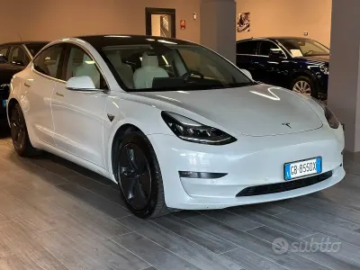 Begagnad Tesla Model 3 Long Range AWD 366 kW (498 HK) 2020 Vit Sedan