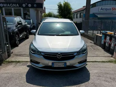 Usata Opel Astra Innovation 136 CV (100 kW) 2019 Argento Station wagon