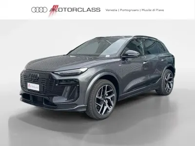 Nuova Audi Q6 e-tron S-Line 119 kW (163 CV) 2026 Grigio daytona perlato SUV