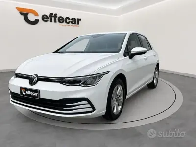 Usata VW Golf VIII Life 116 CV (85 kW) 2022 Bianco Berlina