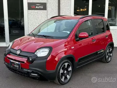 Usata Fiat Panda Cross Cross 69 CV (50 kW) 2025 Rosso Utilitaria