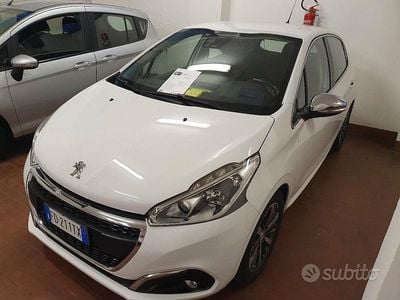 Usata 2016 Peugeot 208 Allure Utilitaria | 7450 €