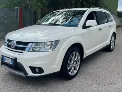 Usata Fiat Freemont 170 CV (125 kW) 2013 Bianco SUV