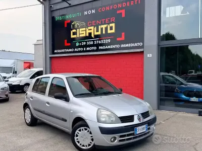Usata Renault Clio II Dynamique 58 CV (42 kW) 2005 Grigio Berlina
