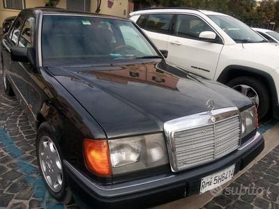Gebraucht Mercedes E200 1993 Schwarz Limousine