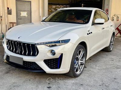 Begagnad Maserati Levante 330 HK (242 kW) 2021 Vit SUV