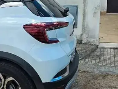 Usata Renault Captur Techno 101 CV (74 kW) 2023 Bianco SUV