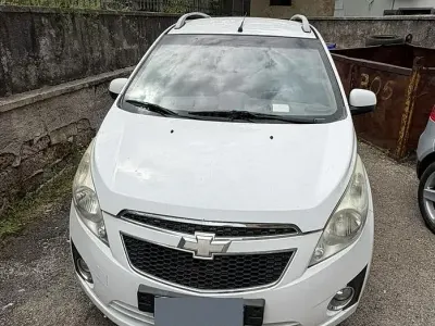 Begagnad Chevrolet Spark 68 HK (50 kW) 2010 Vit Halvkombi