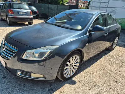Usata Opel Insignia Cosmo 160 CV (117 kW) 2010 Grigio Berlina