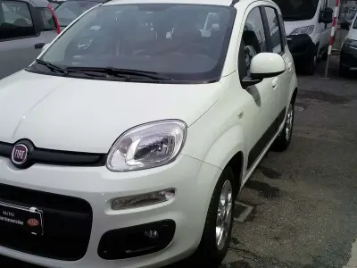 Usata Fiat Panda Lounge 69 CV (50 kW) 2019 Bianco Utilitaria