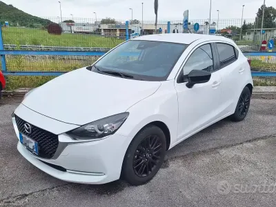 Usata Mazda 2 Homura-Line 75 CV (55 kW) 2023 Bianco Utilitaria