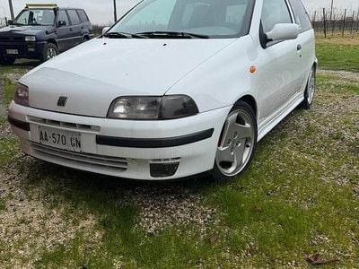 Usata Fiat Punto 133 CV (97 kW) 1994 Bianco Berlina