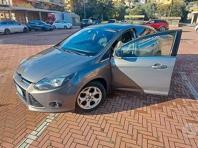 Usata Ford Focus Titanium 116 CV (85 kW) 2012 Grigio Berlina