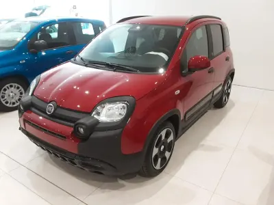 Nuova Fiat Panda Cross Cross 69 CV (50 kW) 2025 Rosso Utilitaria