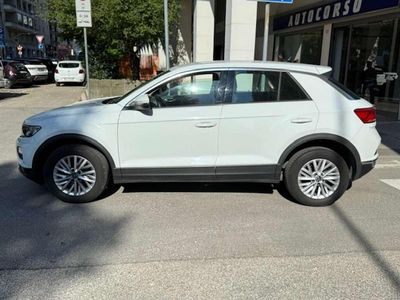 Usata VW T-Roc Business 110 CV (80 kW) 2022 Bianco SUV