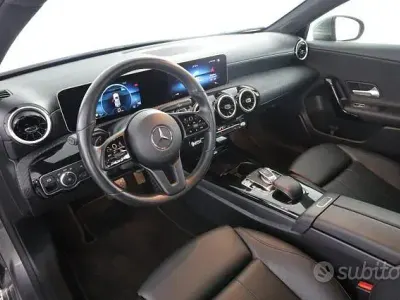 Usata Mercedes A180 Business 116 CV (85 kW) 2019 Grigio Berlina