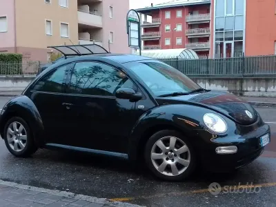 Usata VW New Beetle 101 CV (74 kW) 2004 Nero Utilitaria