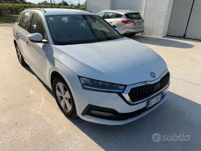 Usata Skoda Octavia Executive 150 CV (110 kW) 2023 Grigio Station wagon