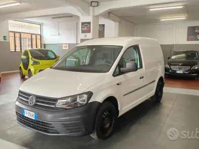 Usata VW Caddy Trendline 102 CV (75 kW) 2018 Bianco Monovolume