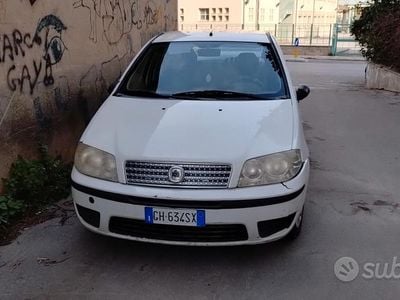 Usata Fiat Punto Active 60 CV (44 kW) 2009 Bianco Berlina