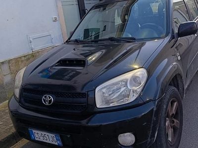 Begagnad Toyota RAV4 116 HK (85 kW) 2004 Svart SUV