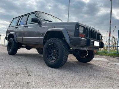 Usata Jeep Cherokee 1989 Grigio SUV