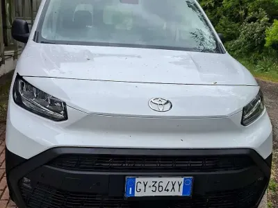 Gebraucht Toyota Proace City City 131 PS (96 kW) 2025 Weiß Van / Kleinbus