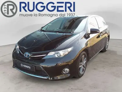 Begagnad Toyota Auris Hybrid Active 136 HK (100 kW) 2015 Svart Sedan